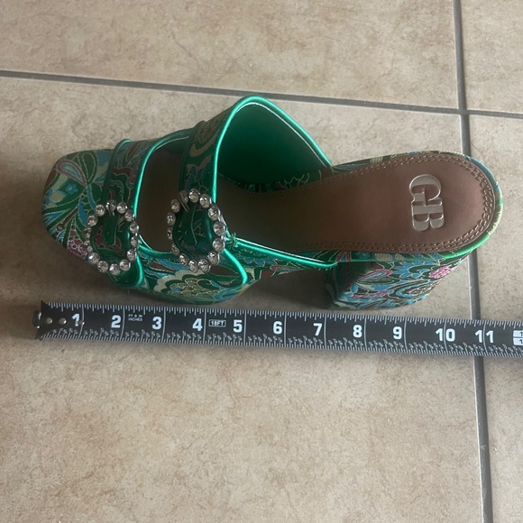 GB Green Embroidered Paisley Rhinestone Buckle Platform Sandals 10. - Picture 11 of 11
